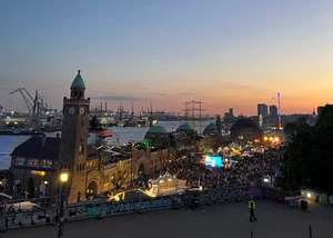 Landungsbrücken in der Abenddämmerung