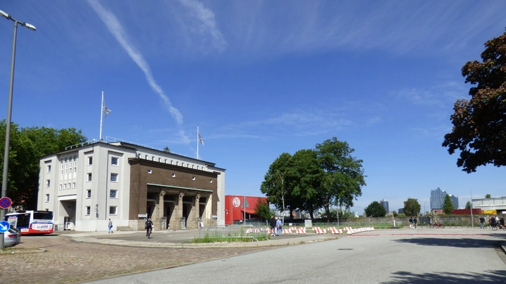 Galerie-Bild 1: Alter Elbtunnel Südeingang
