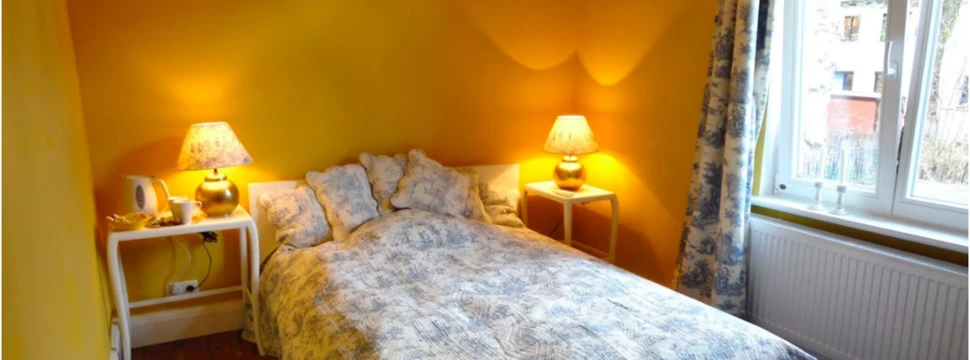 Zimmer Gelb in den Apartments Blankenese, Pressefoto
