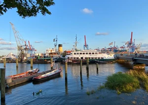 Schiffe im Museumshafen Oevelgönne e. V.