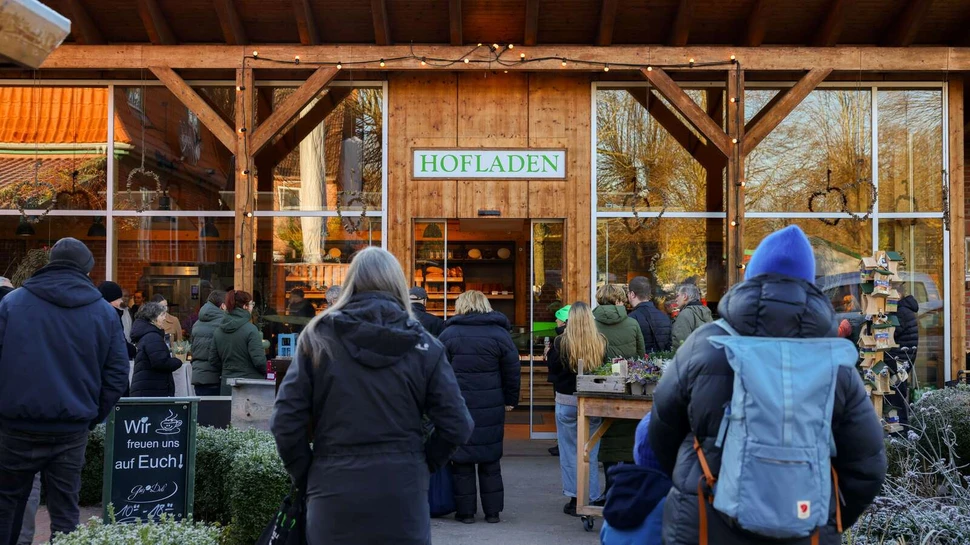 Die Außenansicht des Hofladens auf Gut Wulksfelde