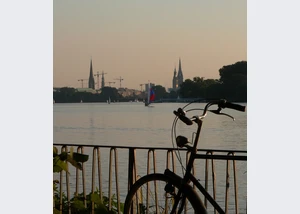 Fahrrad vor der Elbe