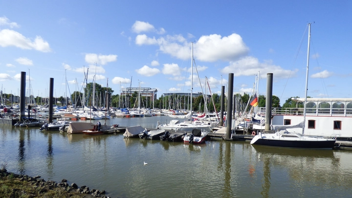 Galerie-Bild 2: Yachthafen im Rüschkanal