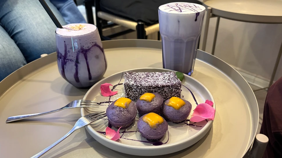 Lila Leckereien: Küchlein und Gebäck, Smoothie und Ube-Latte