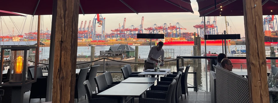 Hoppe-s-Restaurant-am-Elbstrand