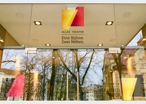 Allee Theater - Eingang