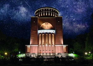 Planetarium Hamburg bei Nacht