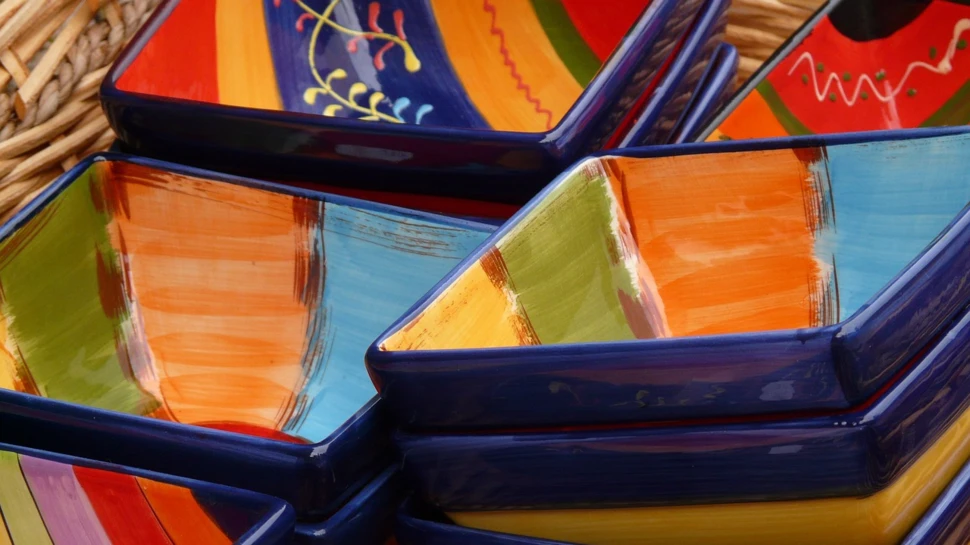 Selbstbemalte Keramikschalen, © Hans / pixabay.com