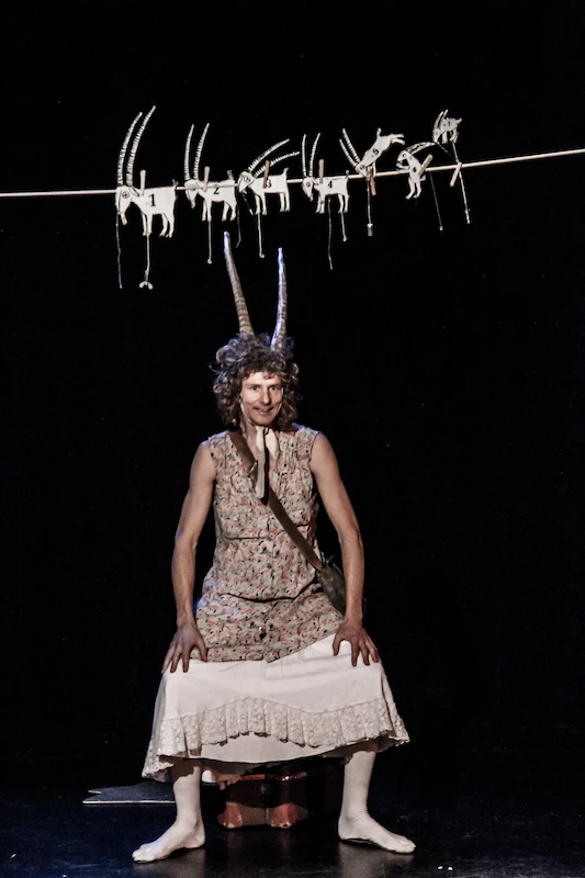 Die Gebrüder Grimmig spielen Der Wolf und die sieben Geißlein