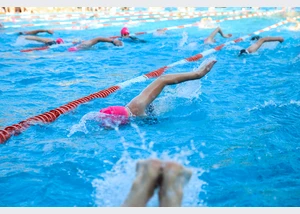 100x100m Schwimmen