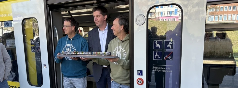 Hamburger S-Bahn im kunterbunten Miniatur Wunderland-Design