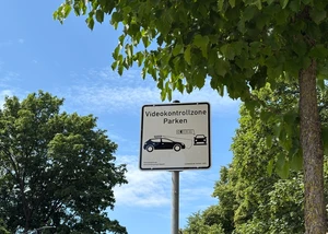 Das Schild "Videokontrollzone Parken"