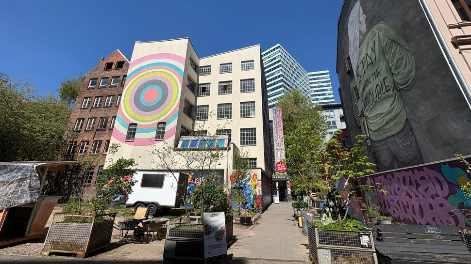 Hinterhof des Gängeviertels mit Murals und Urban Art