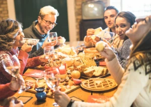 Weihnachtsbrunch mit Freunden Weihnachtsbrunch mit Freunden, © iStock.com / ViewApart