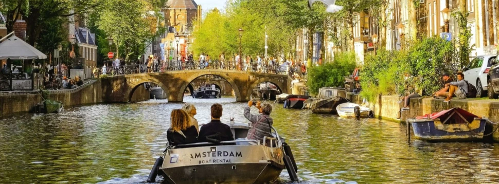 Kanal in Amsterdam, © djedj / pixabay.com