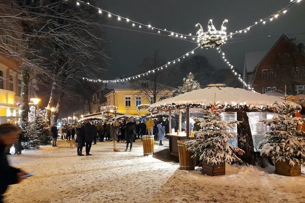 25-12-30 Weihnachtsmarkt auf dem Rondeel_2023_Peter Kahlert