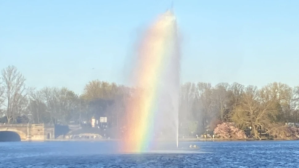 Alsterfontäne mit Regenbogen