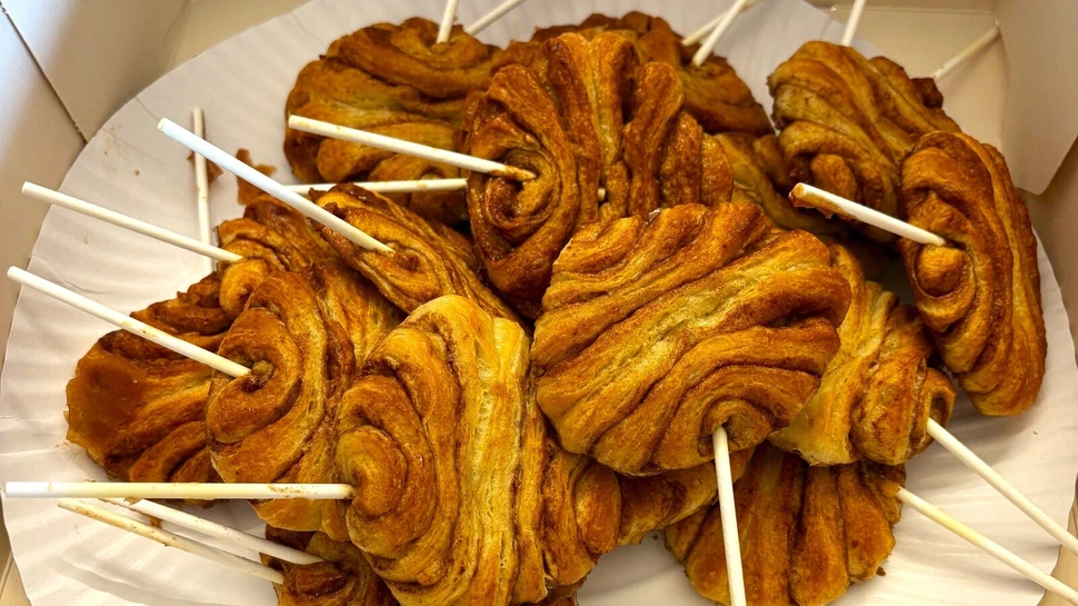 Franzbrötchen-Lollis von der Bäckerei Luise