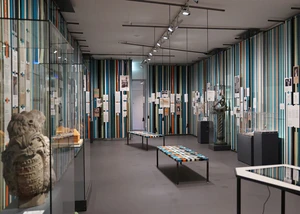 Blick in die Ausstellung "Wegmarken jüdischer Geschichte" im Altonaer Museum