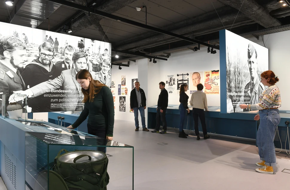Ausstellung "Schmidt! Demokratie leben" Ausstellung "Schmidt! Demokratie leben"