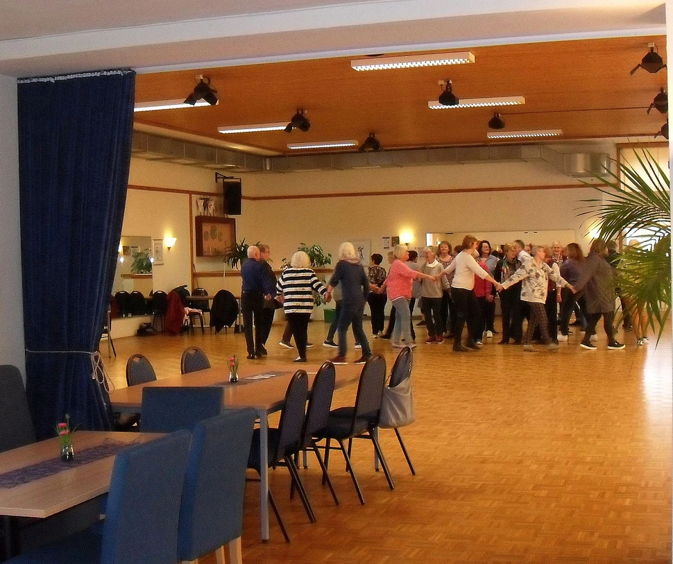 TanzteeInt.Folkl.t.Foto