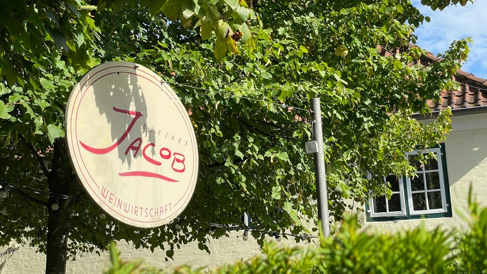 Schild der Weinwirtschaft Kleines Jacob