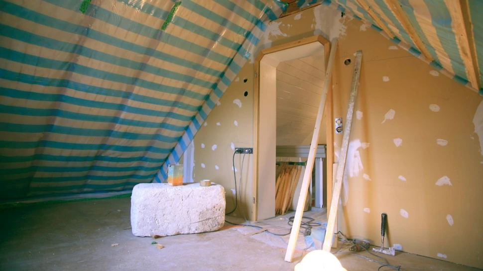 Renovierung eines Zimmers direkt unterm Dach