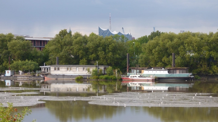 Galerie-Bild 1: Hausboote im Spreehafen