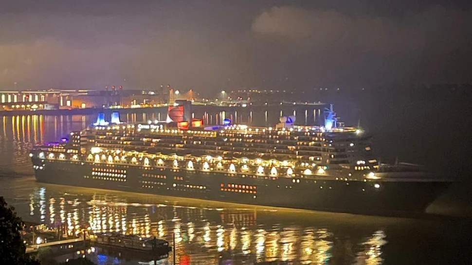 Queen Mary 2 auf Höhe des Süllberg Hamburg Queen Mary 2, © Redaktion hamburg-magazin.de