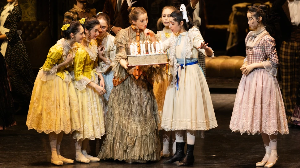 Szene aus John Neumeiers "Der Nussknacker" in der Hamburgischen Staatsoper