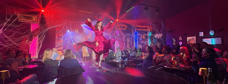 Burlesque Show im Pulverfass