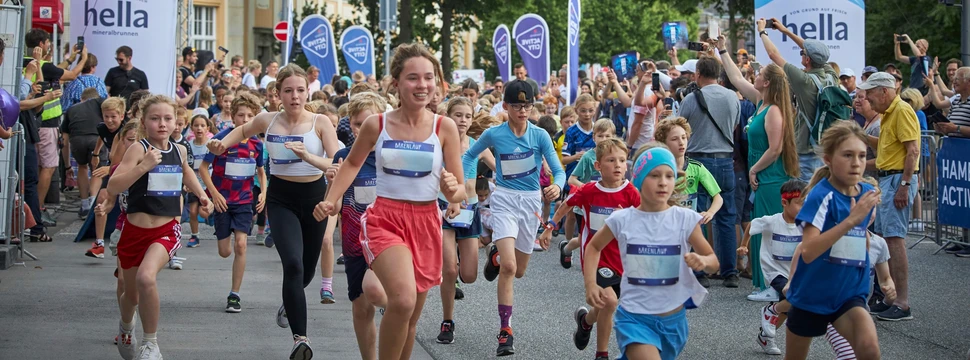 Kinder bei einer Laufveranstaltung