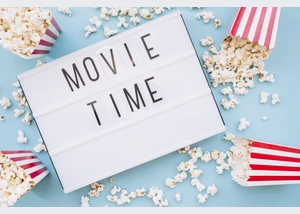 popcornbox-mit-einem-kinozeichen