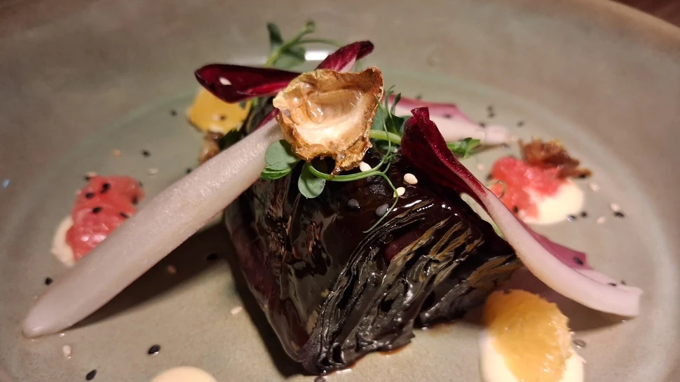 Rotkohl mit Sesam und Endivie