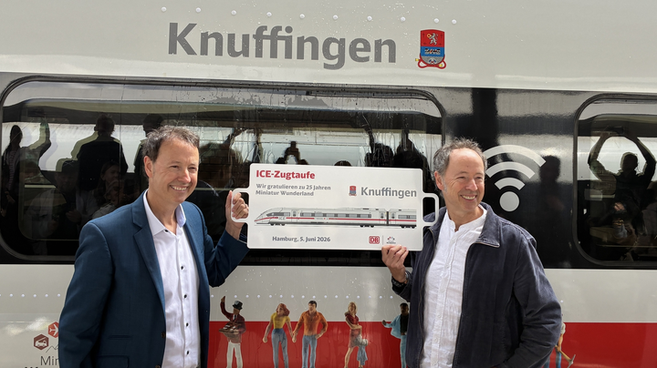 Galerie-Bild 3: Vor dem ICE "Knuffingen