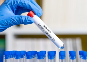 Hamburg führt weitgehend 2G-Plus ein, © iStock.com/DMEPhotography