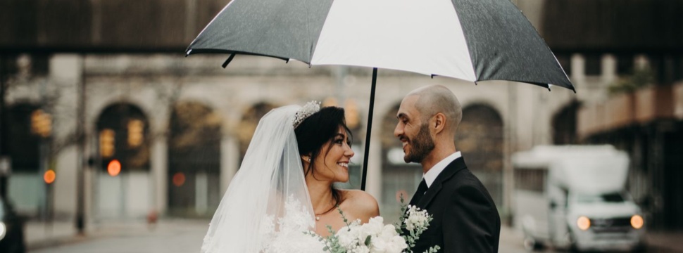 Hochzeit im Regen, © Pexels/Zara Hamdane