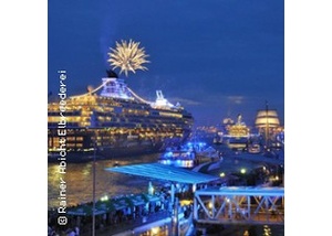 Hamburg Cruise Days - Abendliche Fahrt