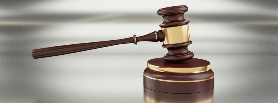 Hammer vor Gericht, © QuinceCreative / pixabay.com